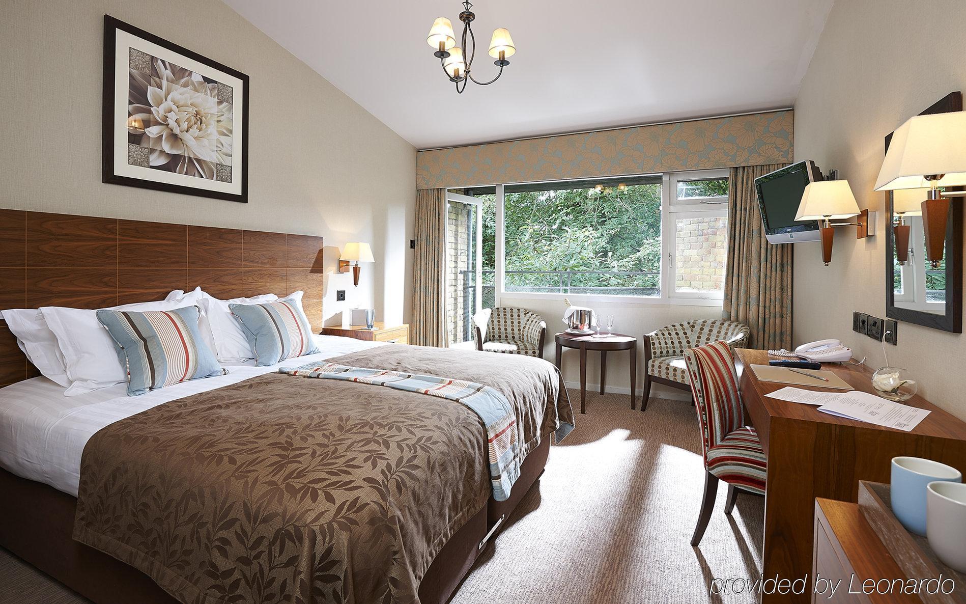 Potters Heron Hotel Romsey Extérieur photo